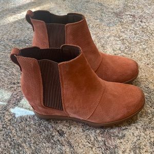 Sorel Joan of Arctic Chelsea II Wedge Bootie in Teak Brown
